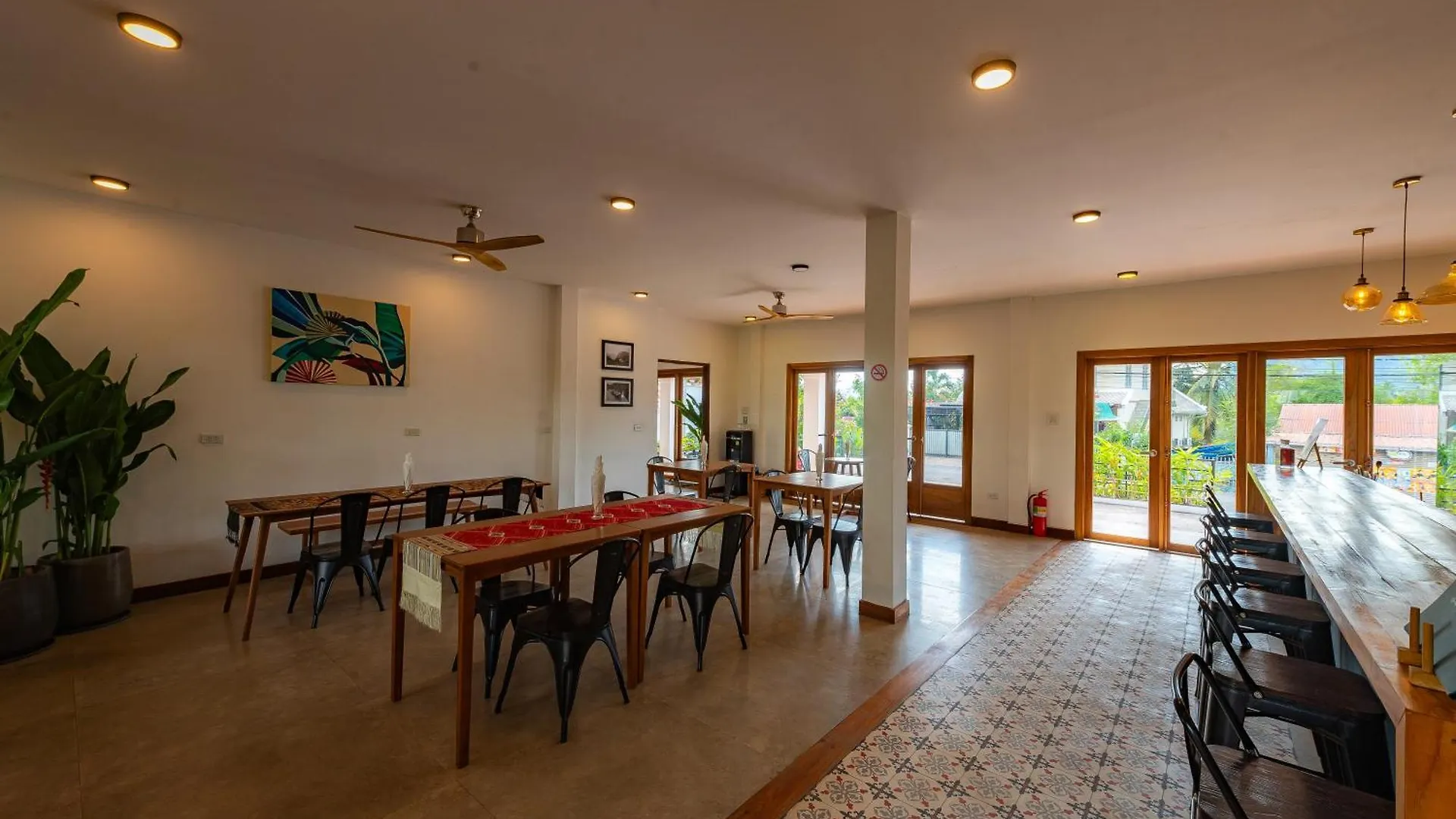 ***  Madilao Hotel ルアンパバーン ラオス