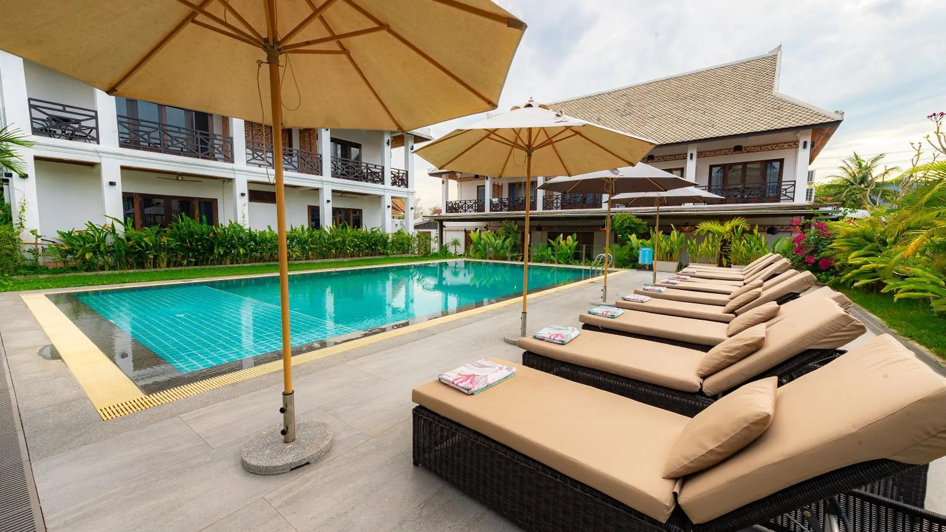 Madilao Hotel Luang Prabang 4*,  Laos